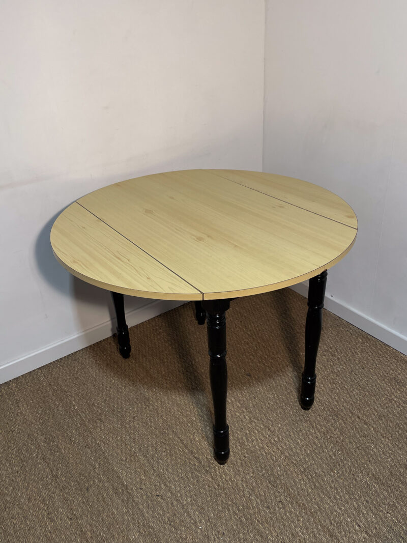 Table ronde en bois à rallonges rabattables – Image 2