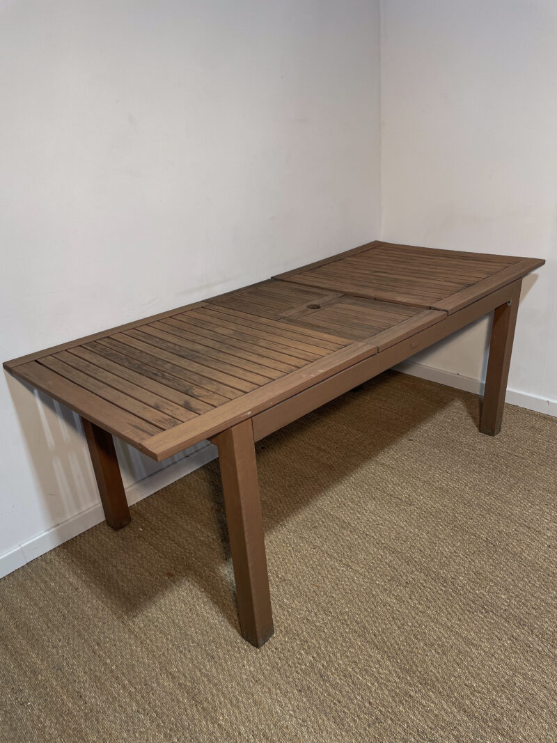 Table rectangulaire d'extérieur en bois marron – Image 5