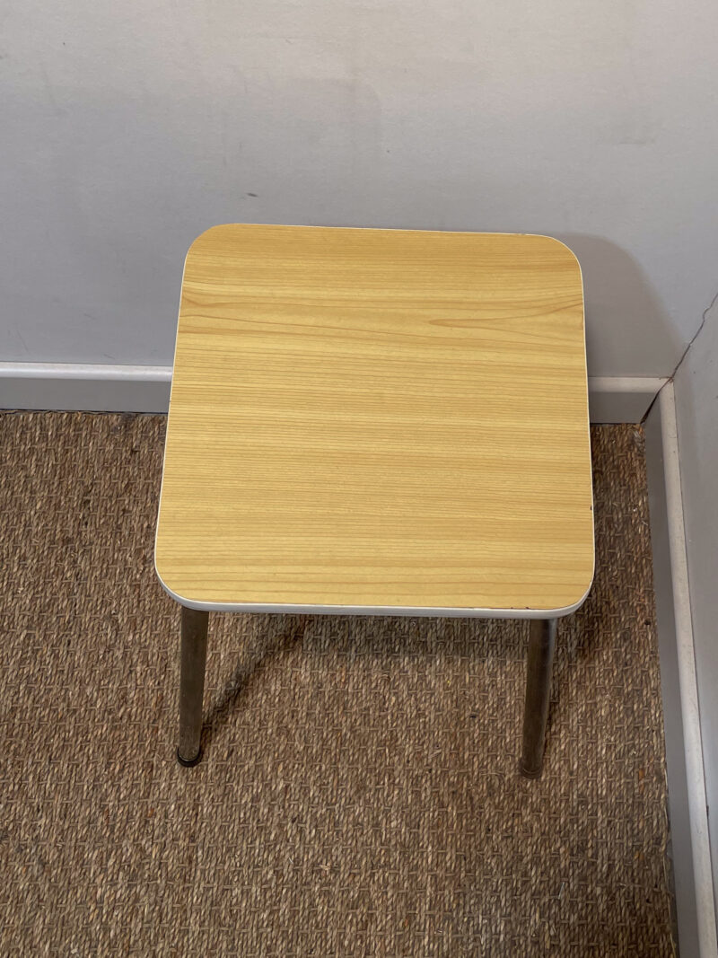 Tabouret carré effet bois – Image 5