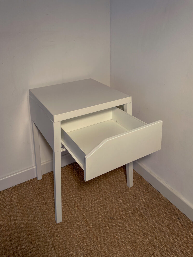Table de chevet métallique blanche – Image 4