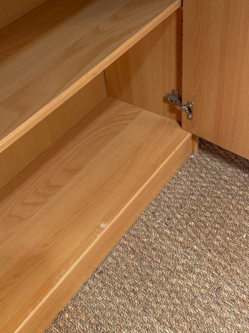 Bibliothèque haute en bois avec placard – Image 5