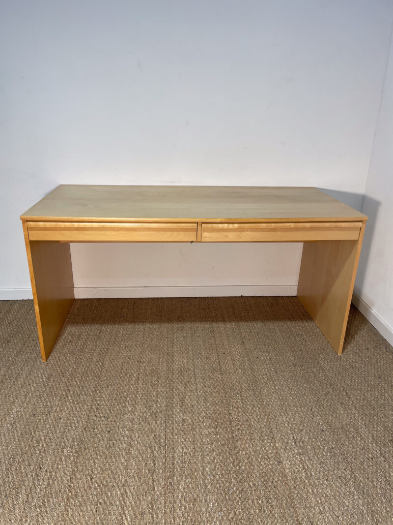 Grand bureau en bois clair – Image 2