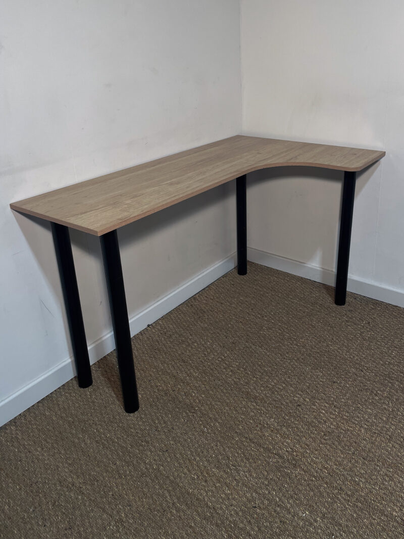 Petit bureau d'angle