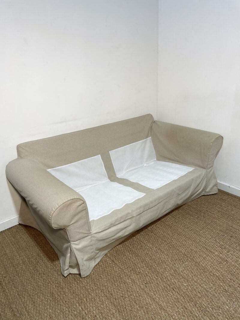Petit canapé en tissu beige – Image 6