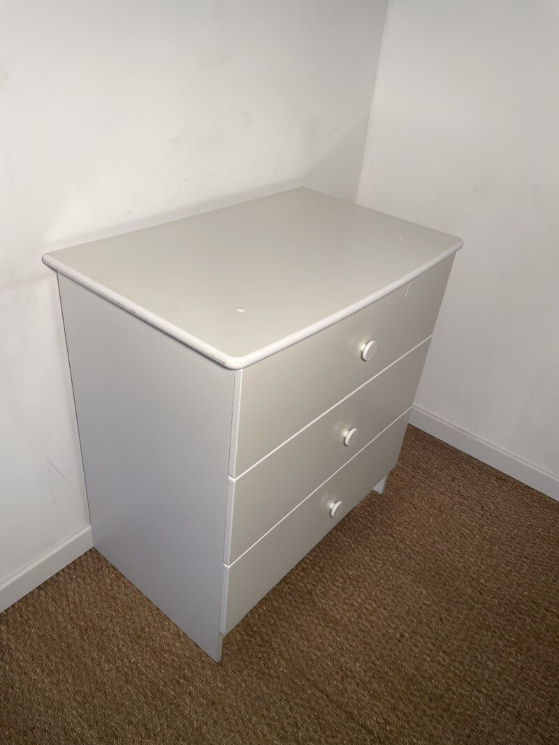 Commode blanche à tiroirs – Image 3