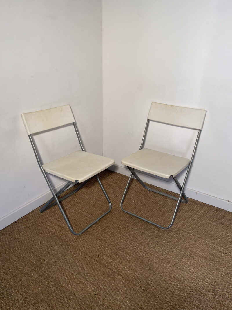 Lot de 2 chaises pliantes en plastique blanc