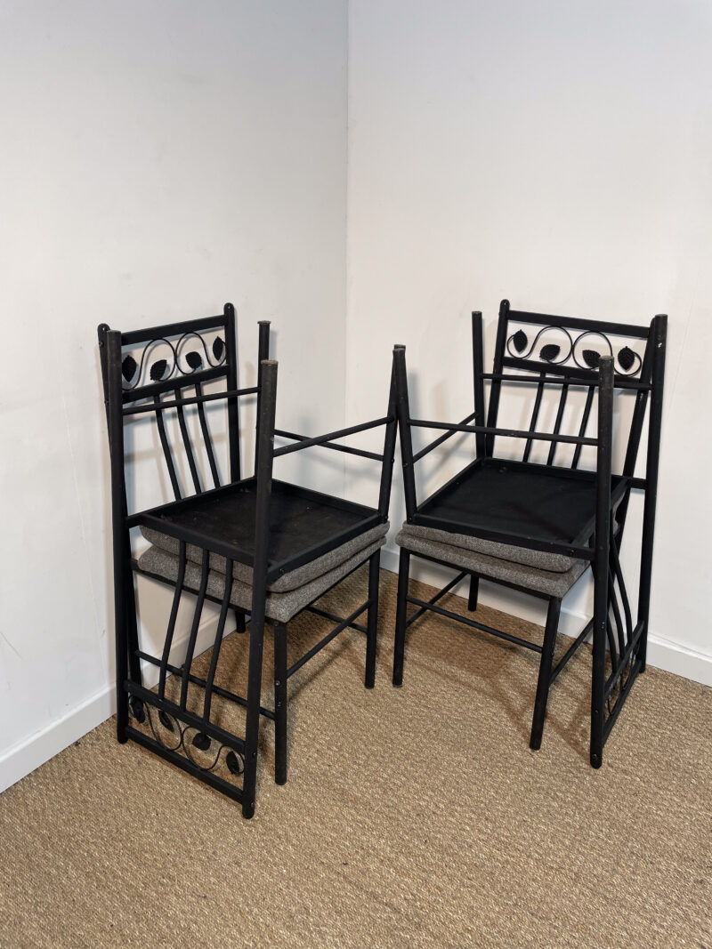Lot de 4 chaises en fer forgé et assise en tissu