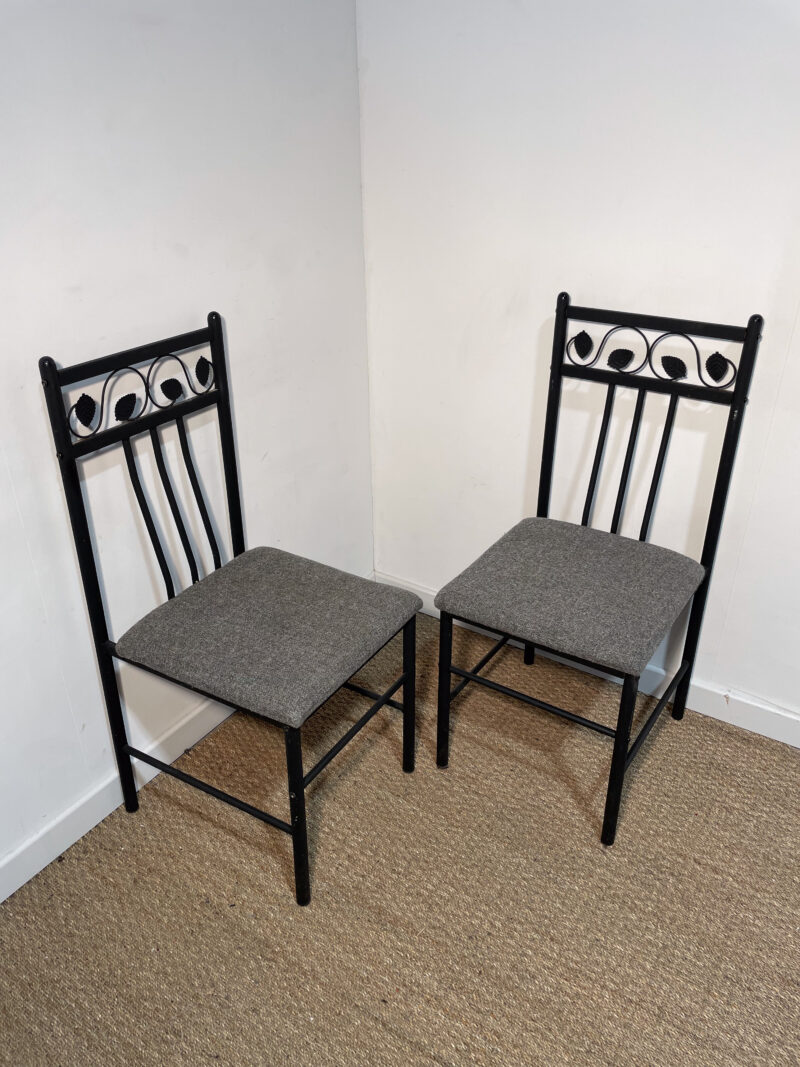 Lot de 4 chaises en fer forgé et assise en tissu – Image 2