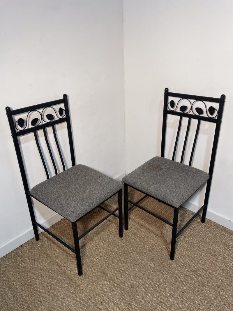 Lot de 4 chaises en fer forgé et assise en tissu – Image 4