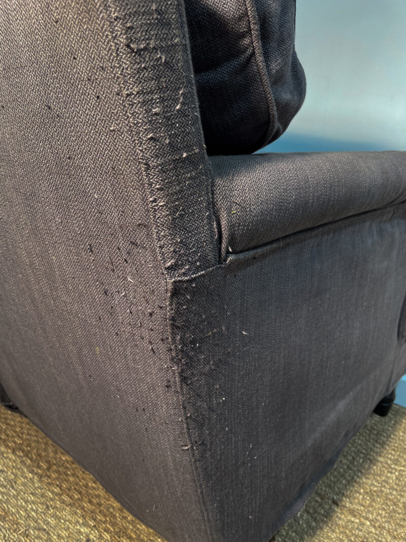 Fauteuil en tissu gris foncé – Image 11