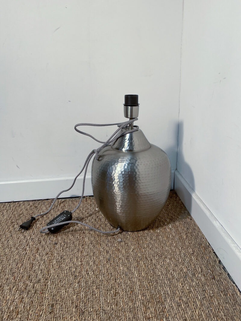 Pied de lampe gris effet martelé – Image 2