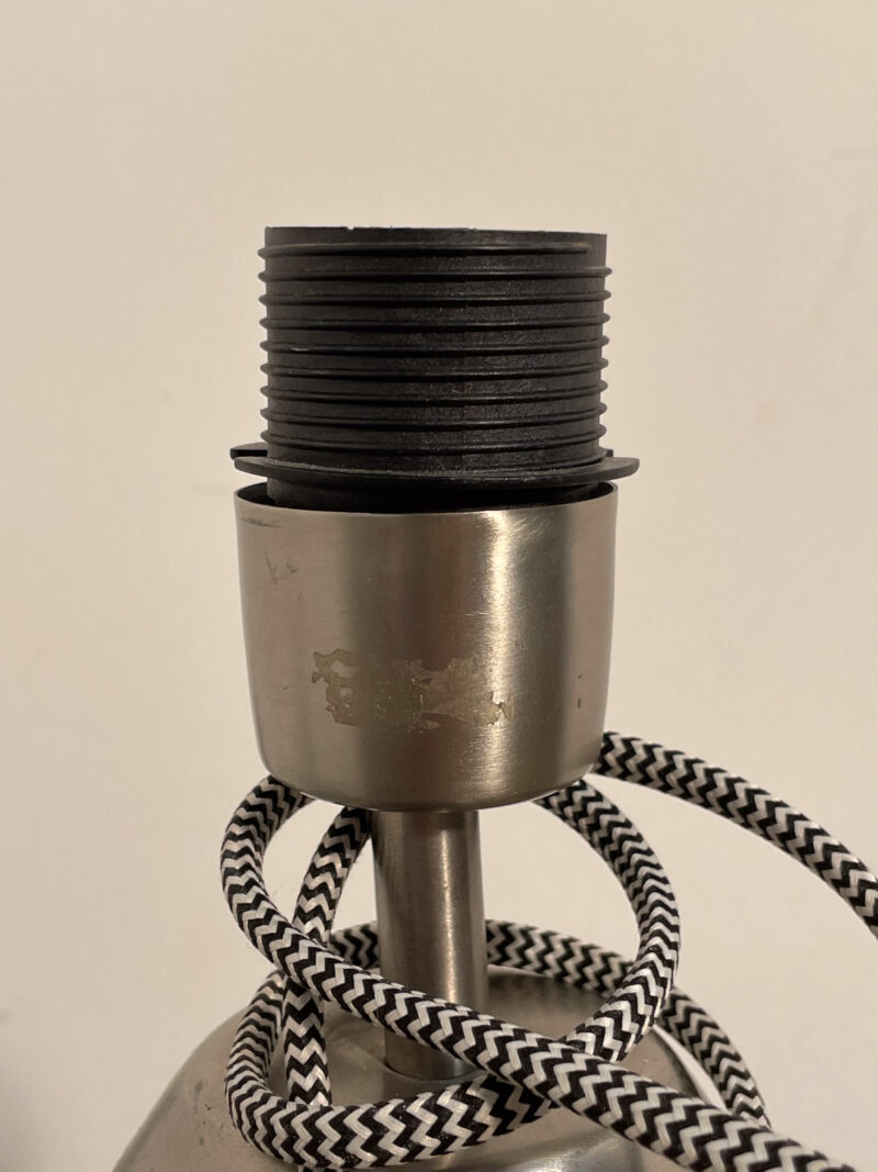 Pied de lampe gris effet martelé – Image 5