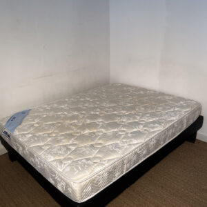 Matelas 140x190 à motifs fleuris