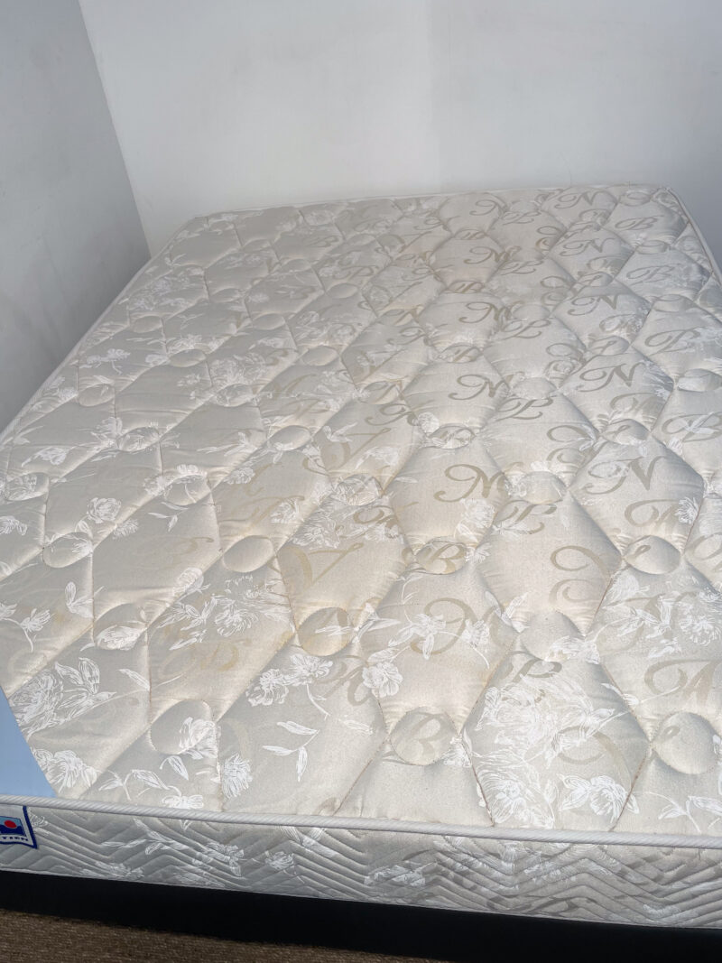 Matelas 140x190 à motifs fleuris – Image 2