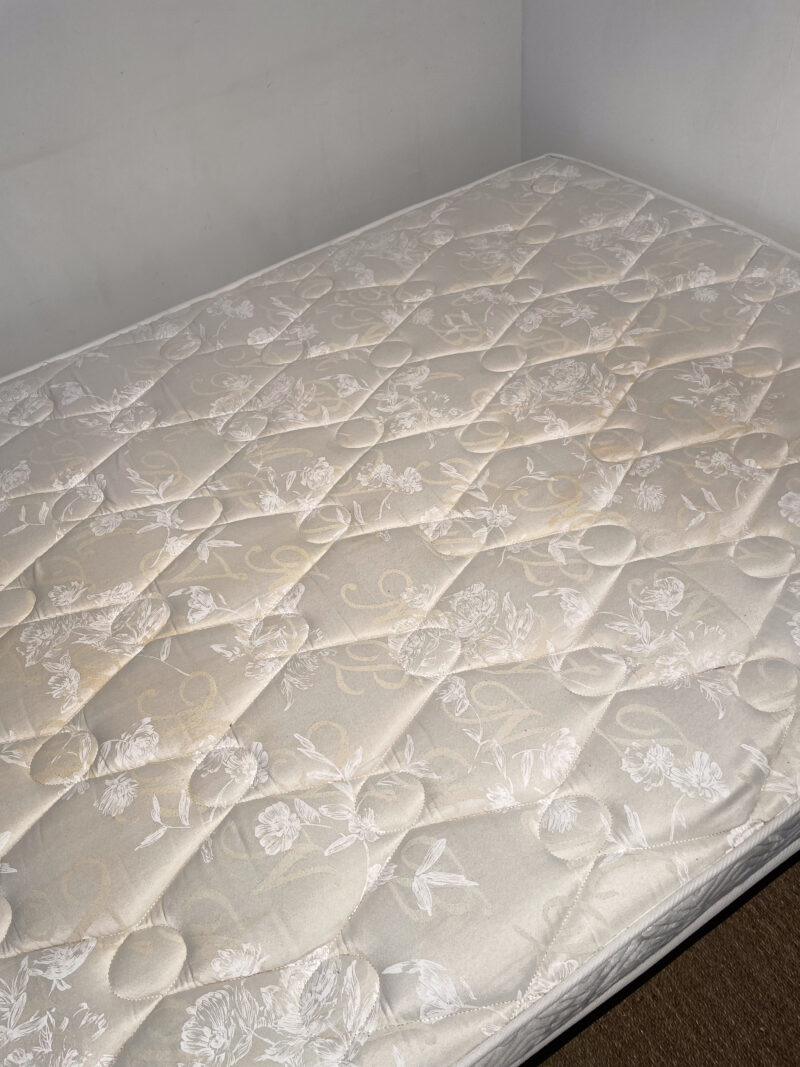 Matelas 140x190 à motifs fleuris – Image 4