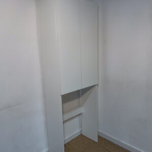 Meuble haut en bois blanc