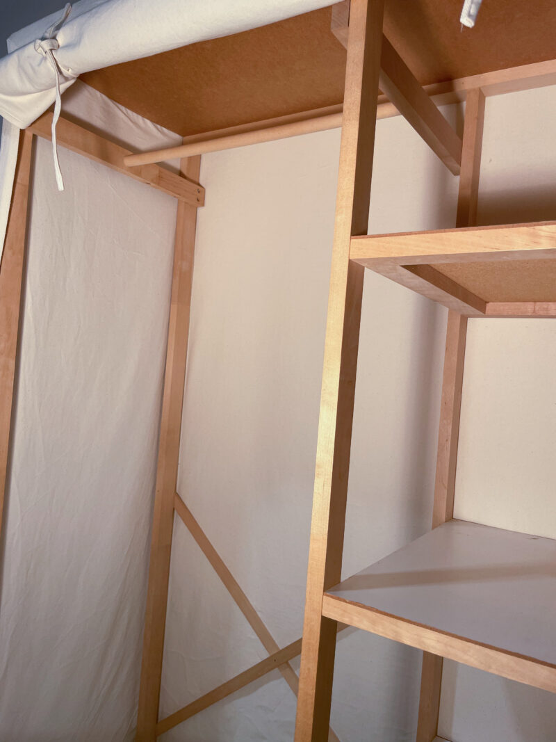 Penderie en bois et tissu – Image 7