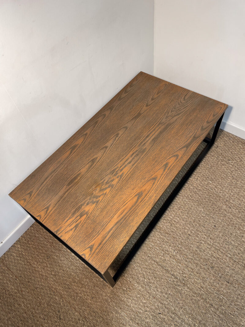 Table basse en bois avec piètement en fer noir – Image 3