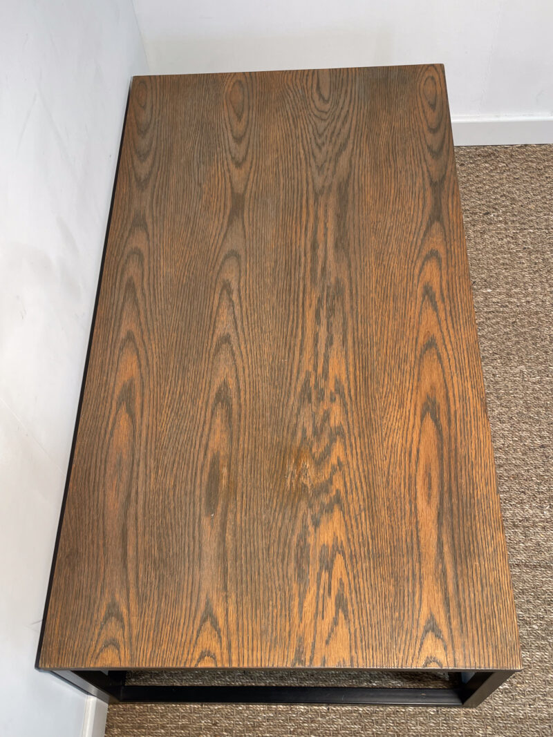 Table basse en bois avec piètement en fer noir – Image 5