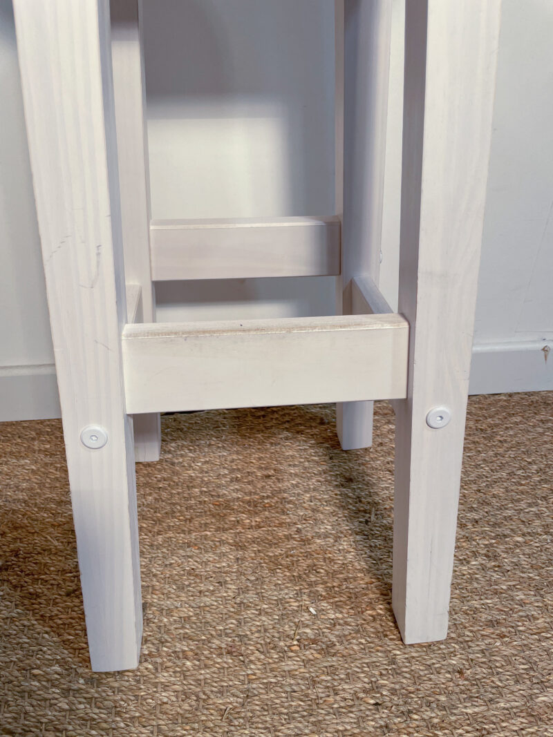 Lot de 2 tabourets hauts en bois blanc – Image 4