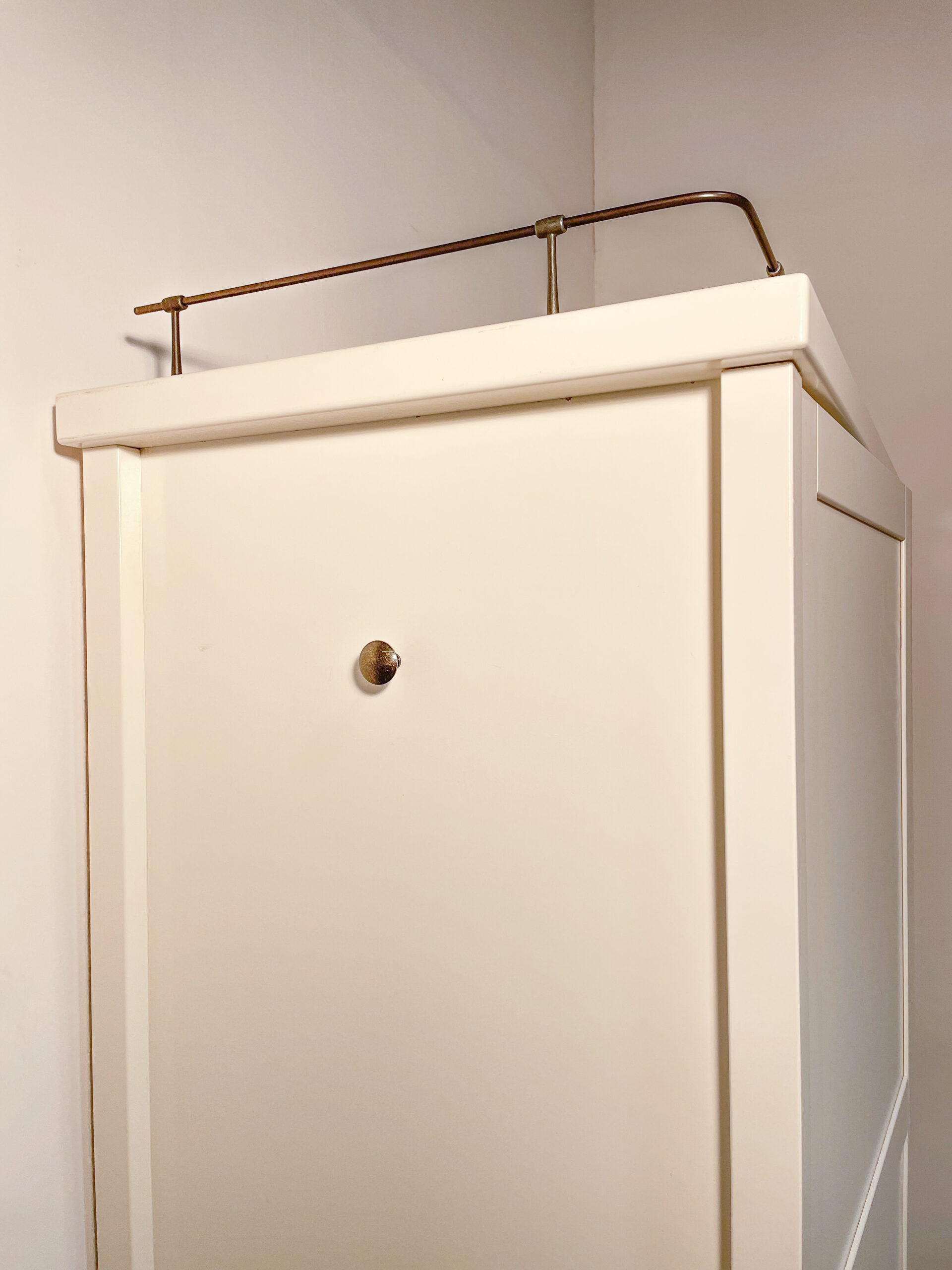 Armoire blanche en bois – Image 4