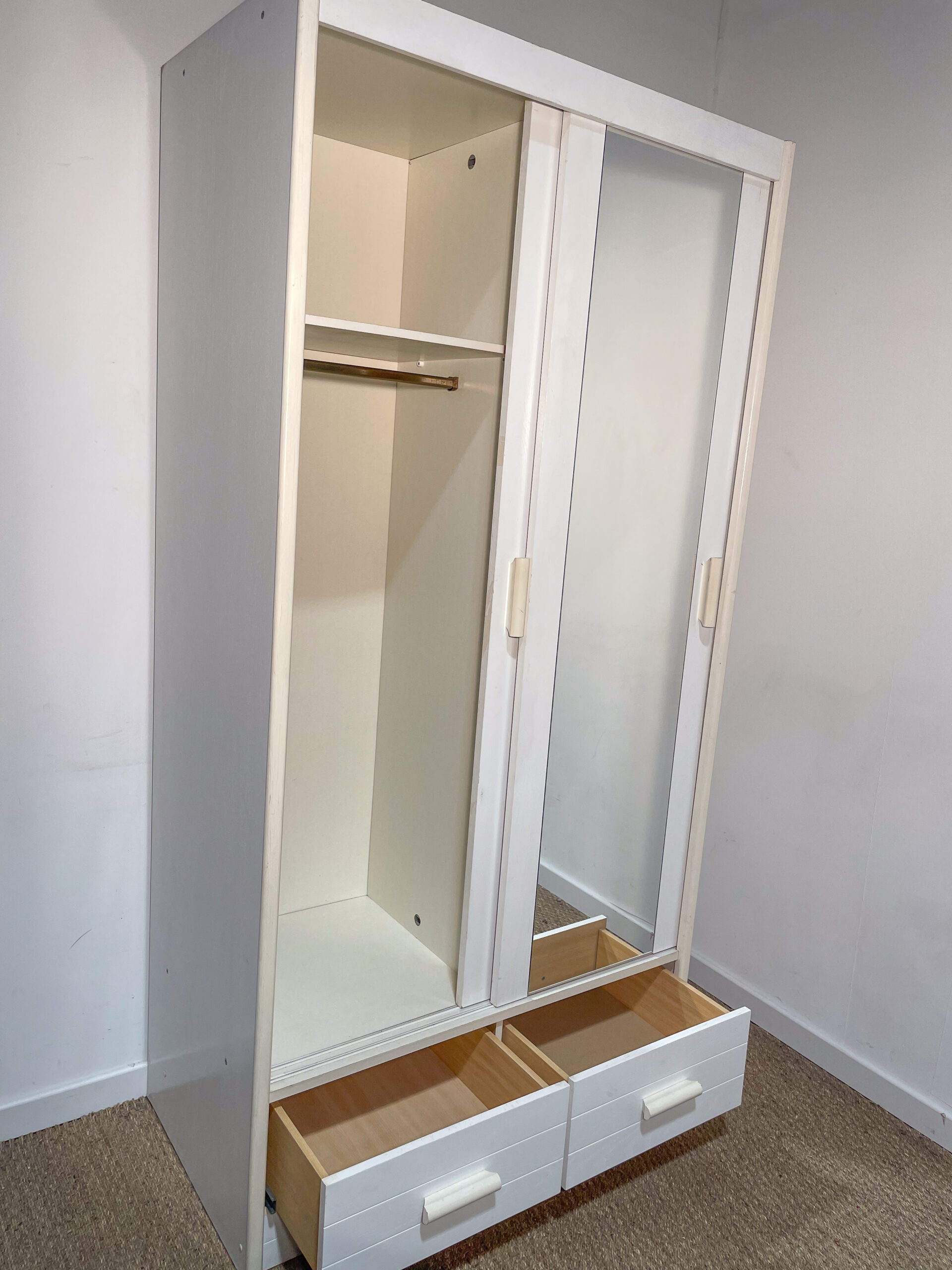 Armoire blanche à miroir – Image 3