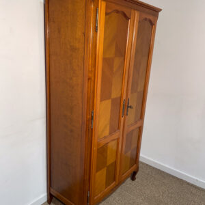 Armoire en bois