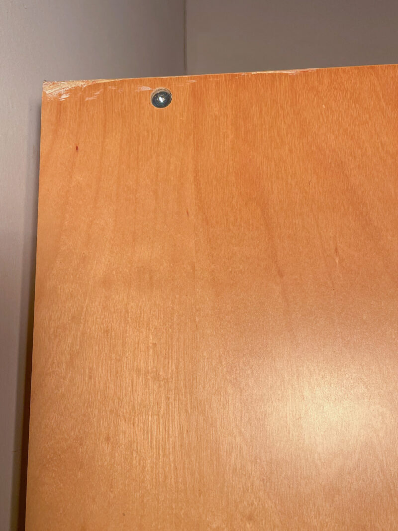 Bibliothèque d'angle en bois clair – Image 6