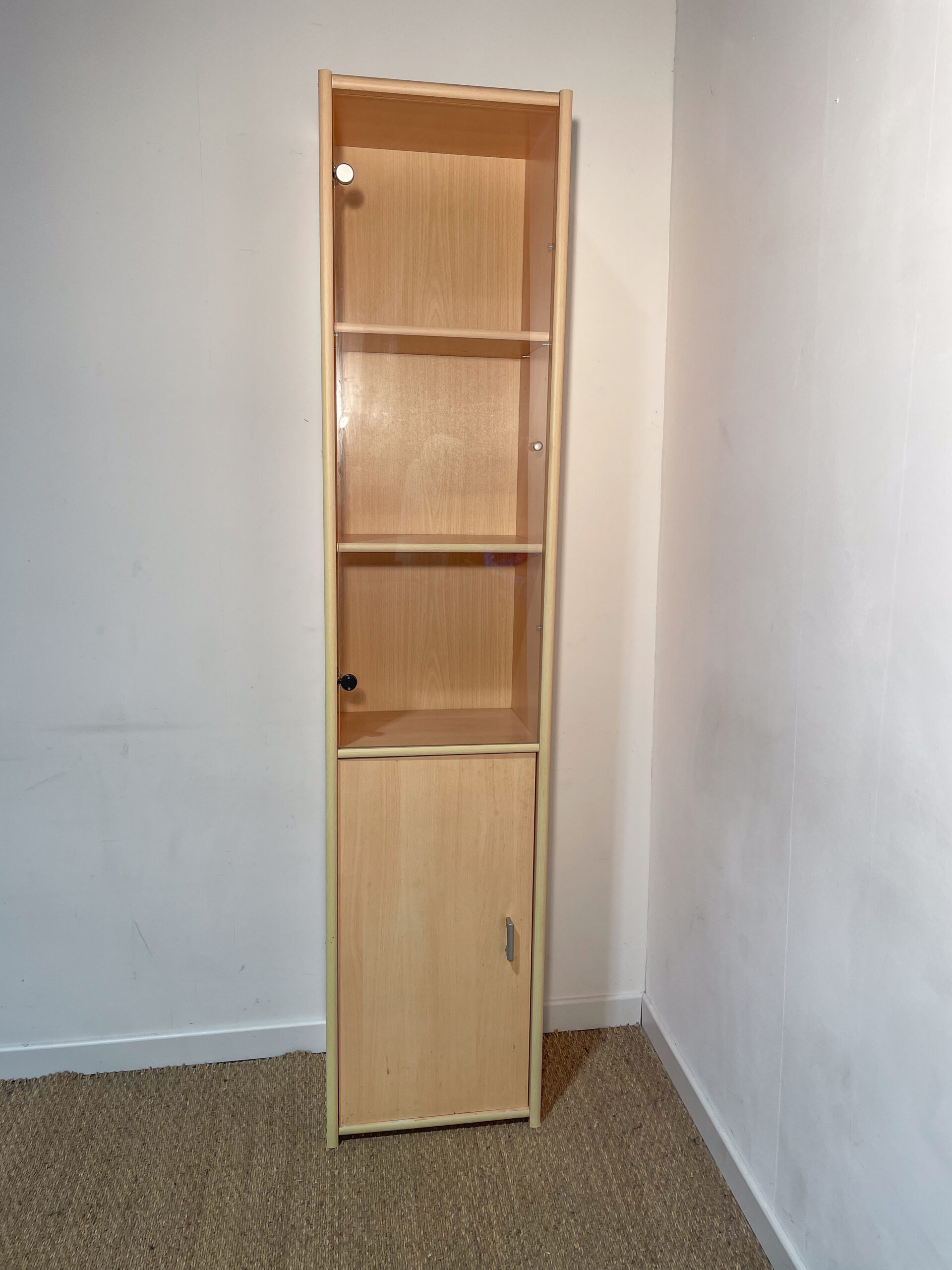 Bibliothèque claire vitrée – Image 2