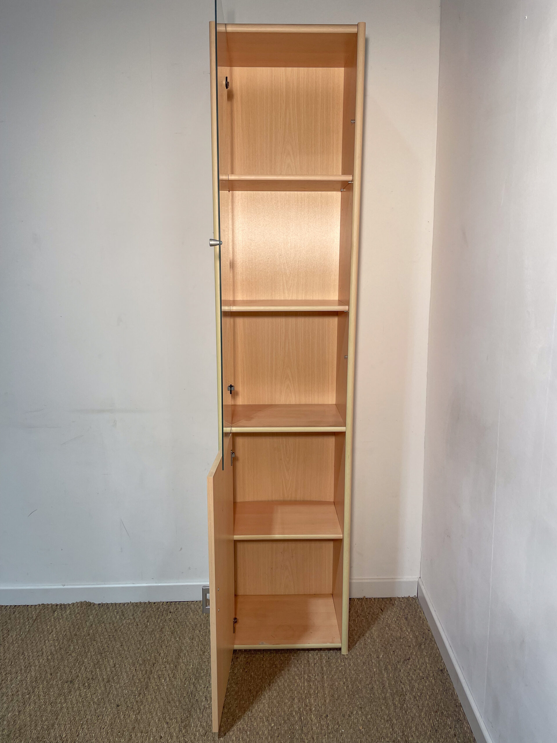 Bibliothèque claire vitrée – Image 3