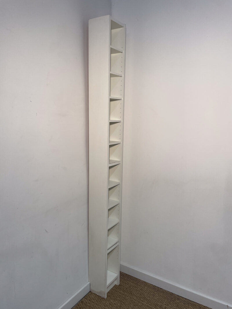 Petite bibliothèque haute blanche
