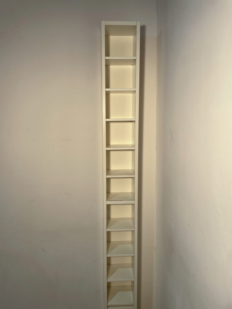 Petite bibliothèque haute blanche – Image 2