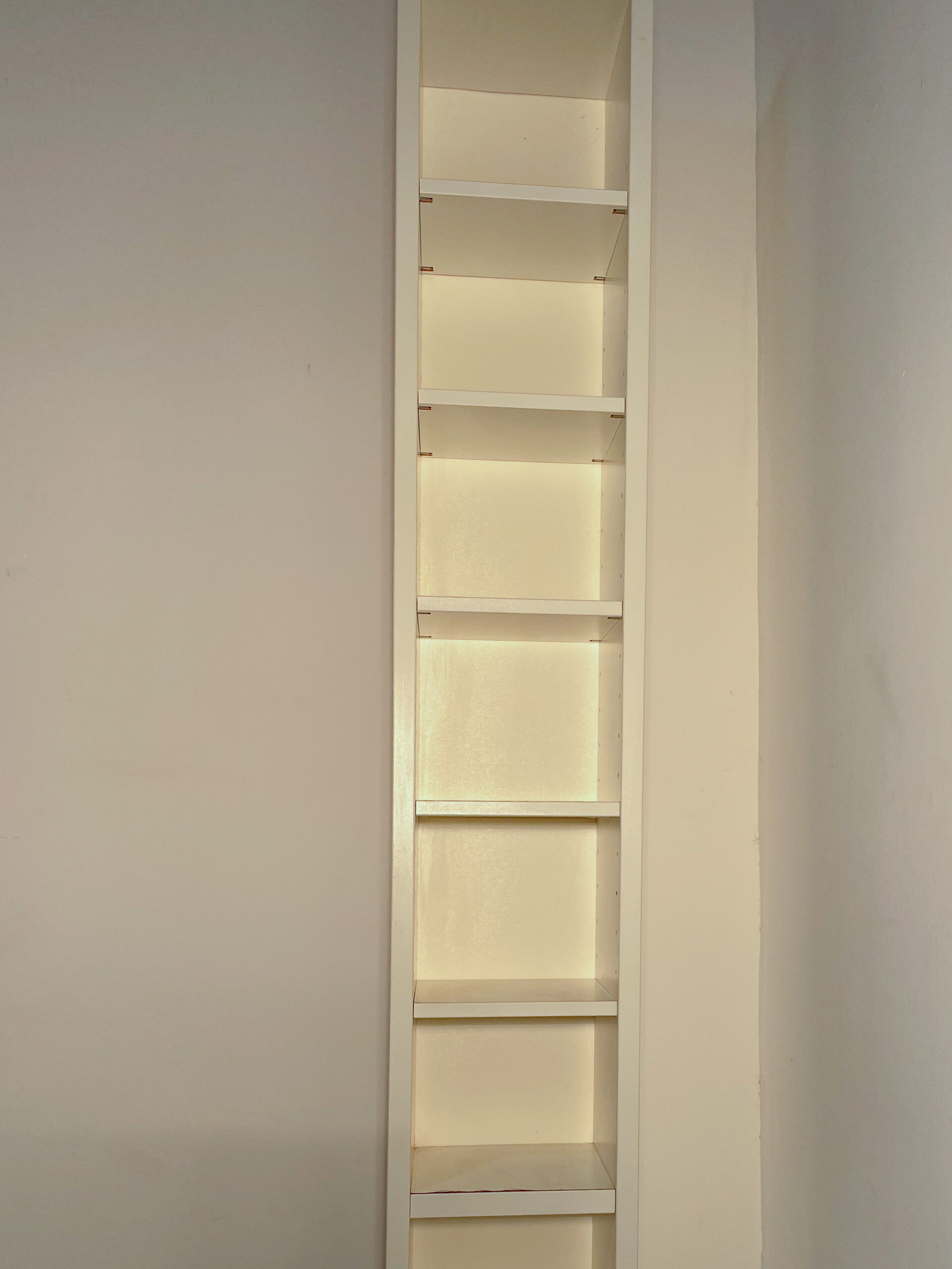 Petite bibliothèque haute blanche – Image 3