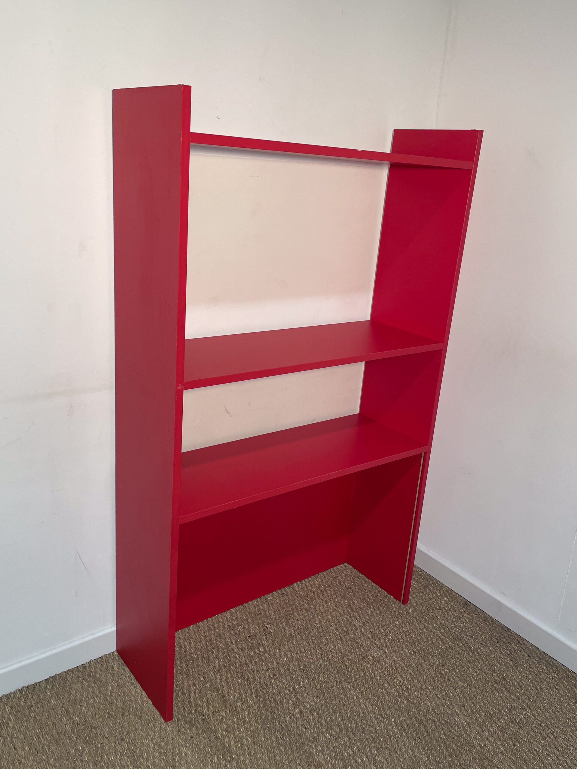 Etagère bibliothèque en bois rouge