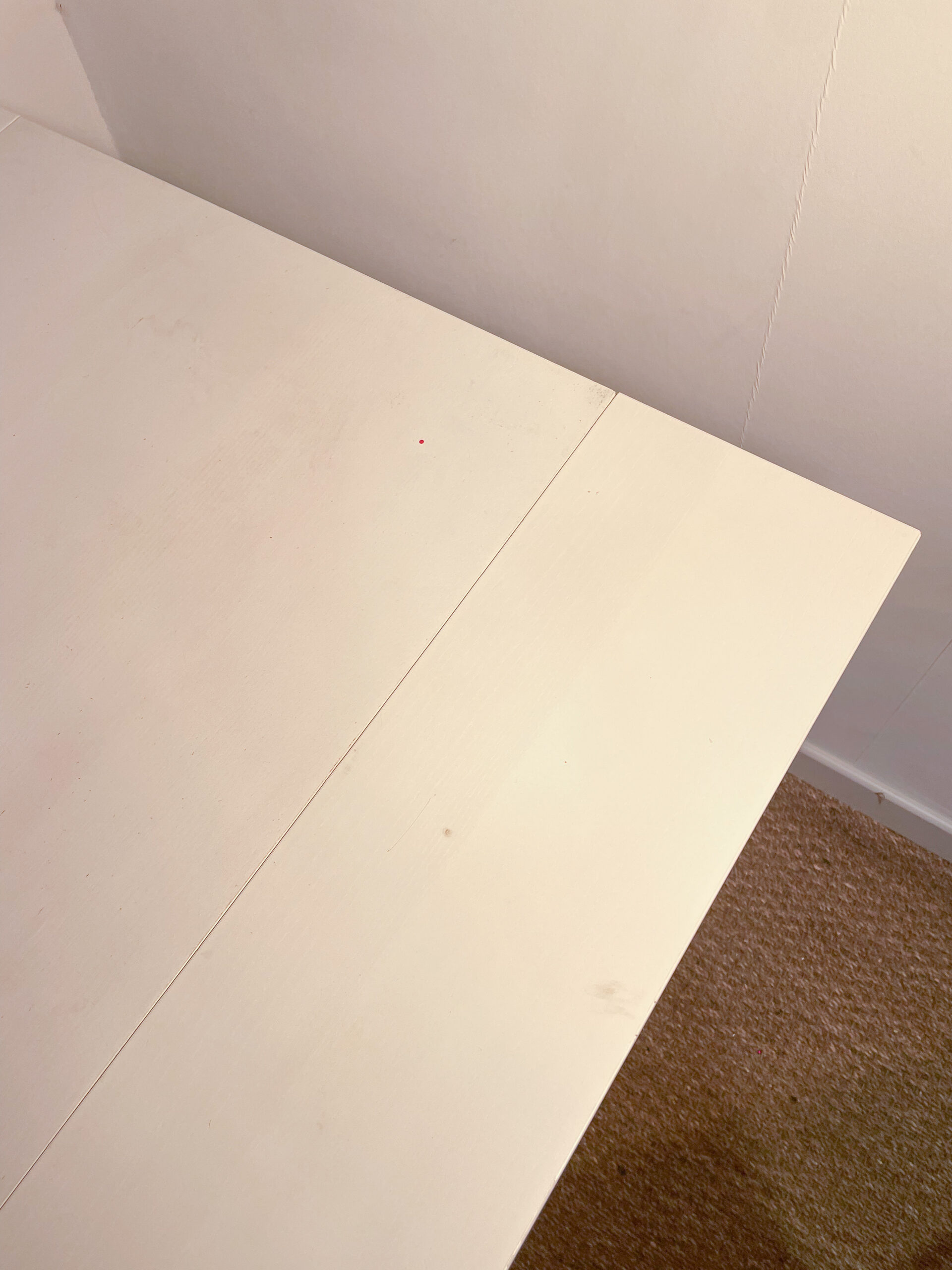 Petit bureau / Table à rallonges en bois blanc – Image 5