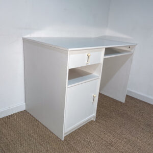 Petit bureau en bois blanc