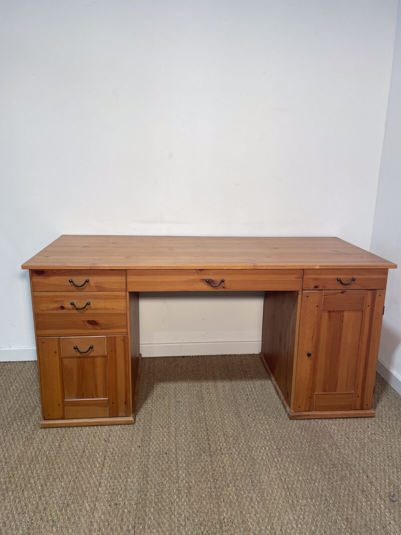 Grand bureau en bois mat – Image 2