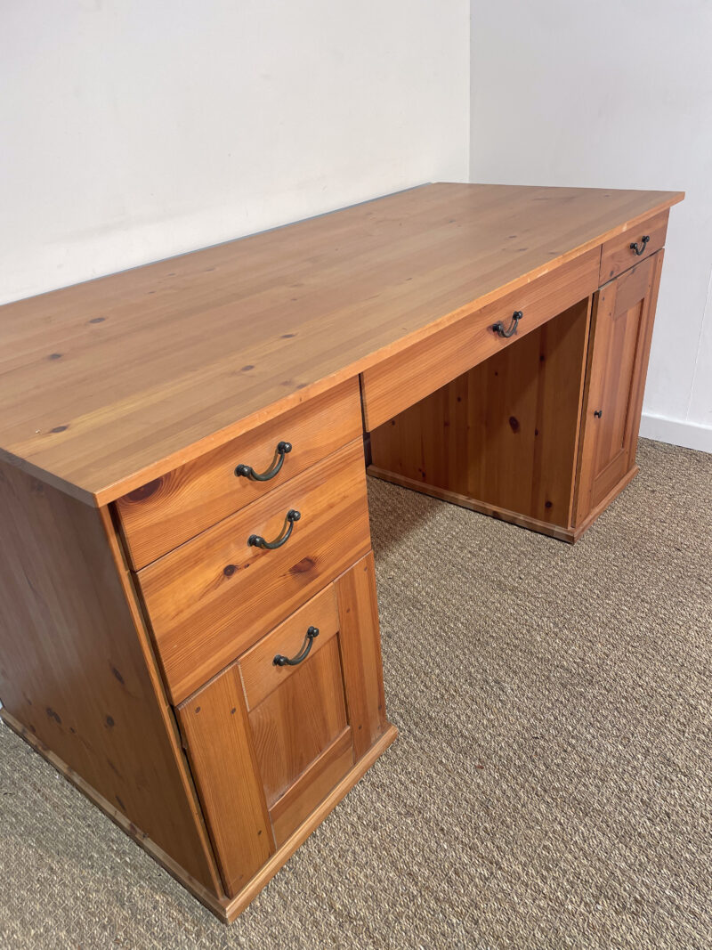 Grand bureau en bois mat – Image 3