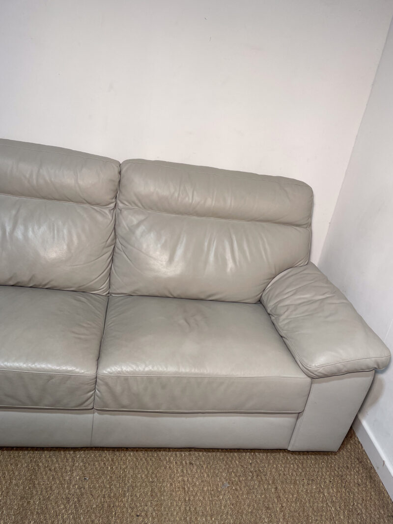 Canapé en cuir gris clair – Image 3