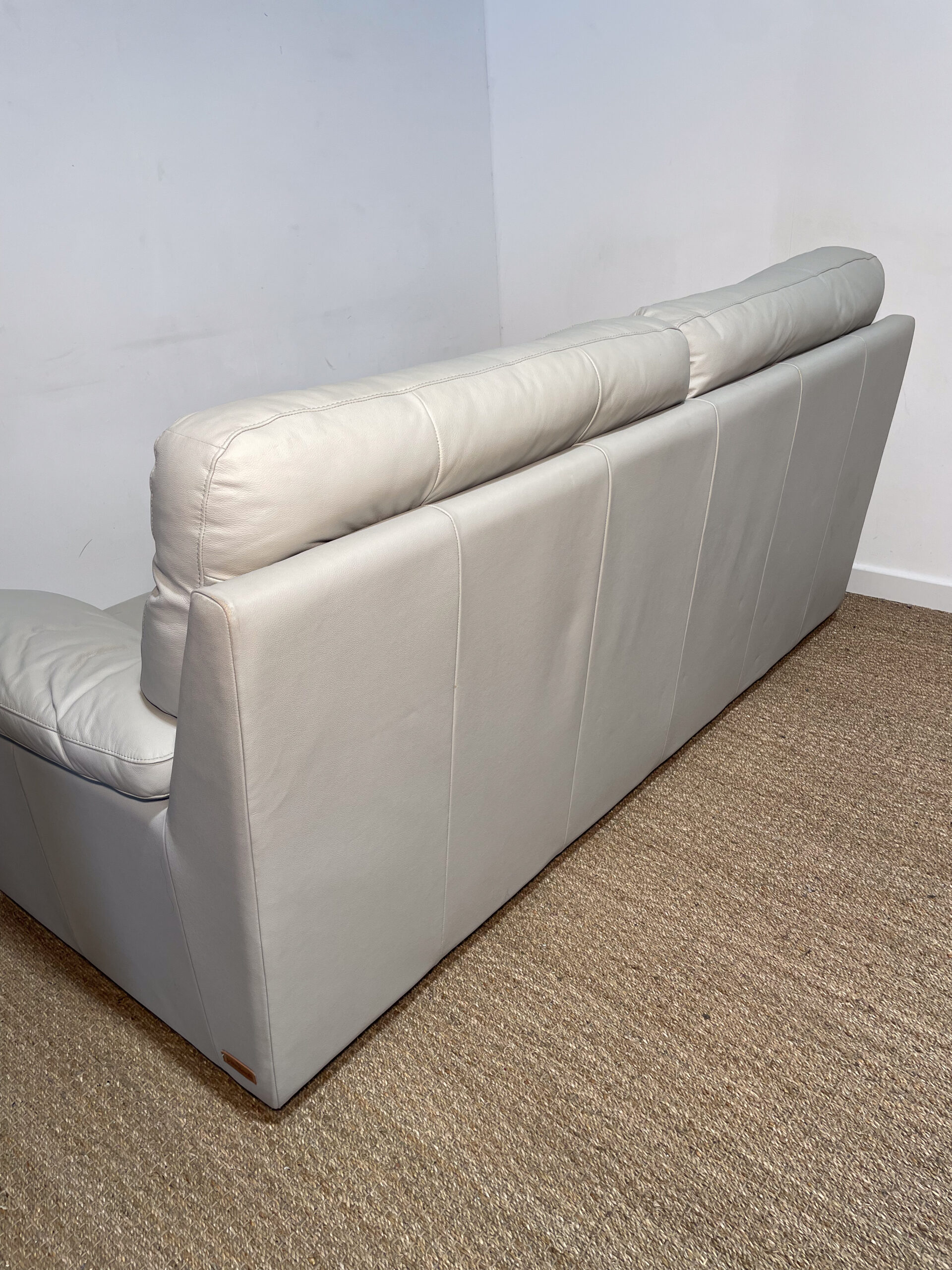 Canapé en cuir gris clair – Image 6
