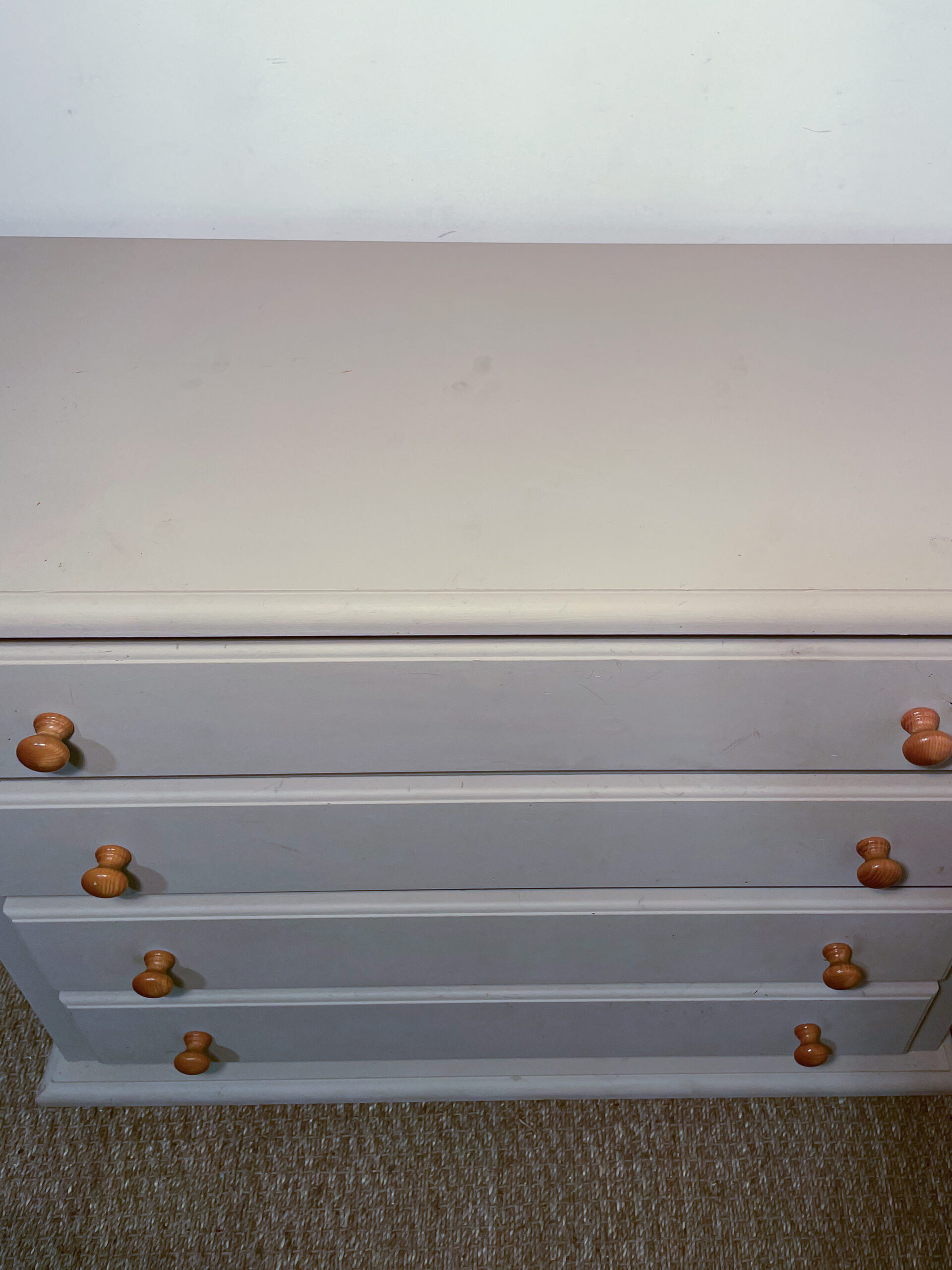 Commode à tiroirs en bois beige – Image 3