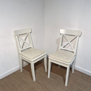 Lot de 2 chaises en bois blanc
