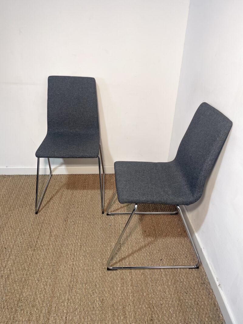 Lot de 2 chaises anthracite chromées – Image 2