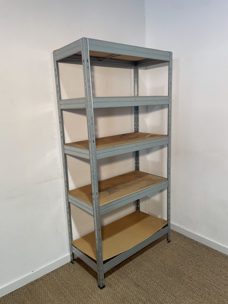 Etagère en métal