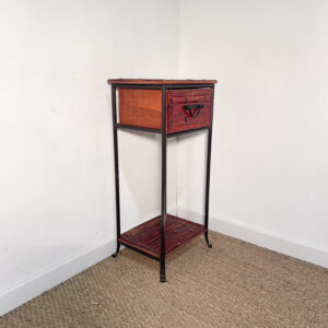 Petit meuble à tiroir en fer forgé et bambou