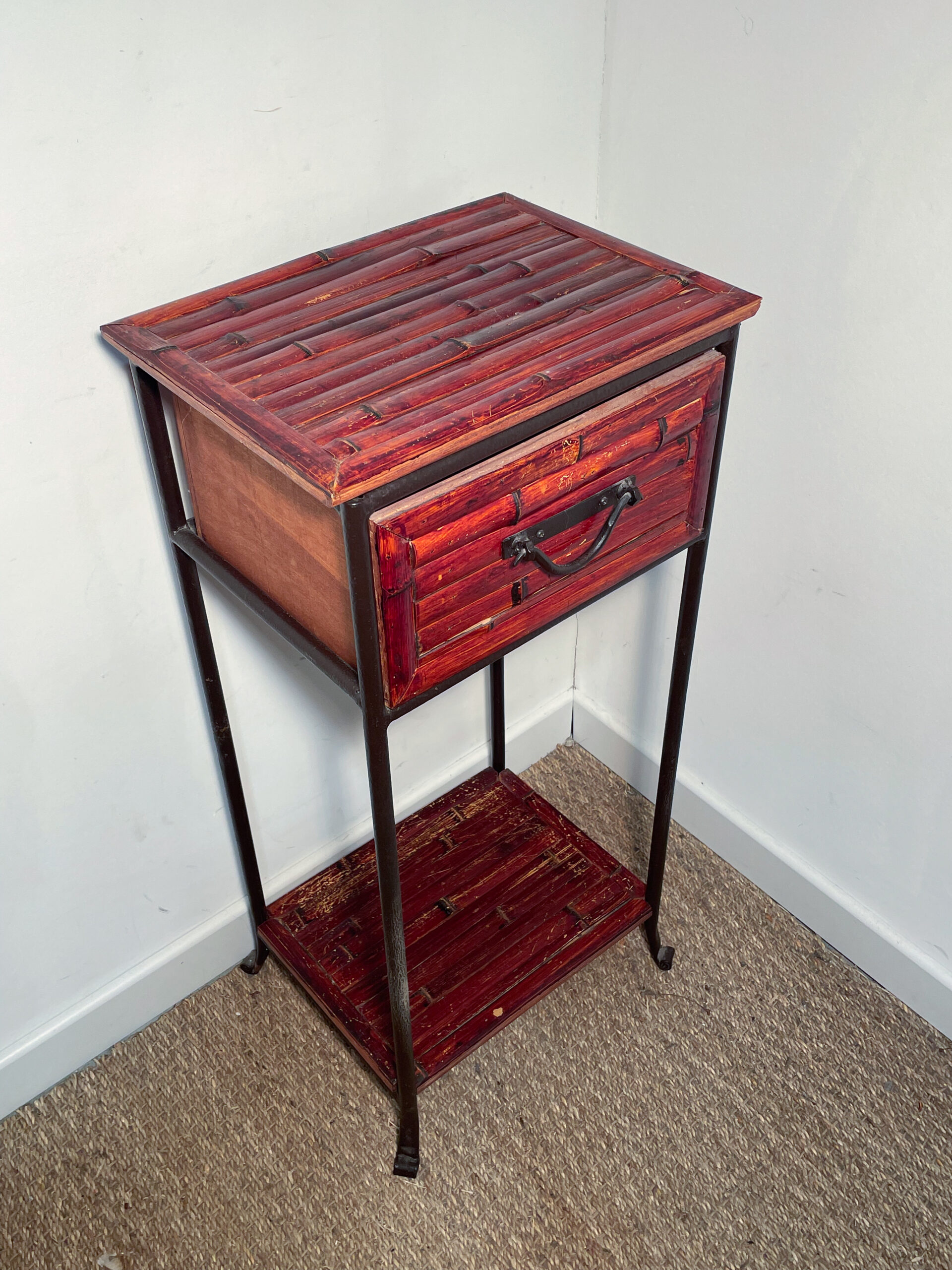 Petit meuble à tiroir en fer forgé et bambou – Image 3