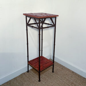 Petit meuble carré / meuble à plante