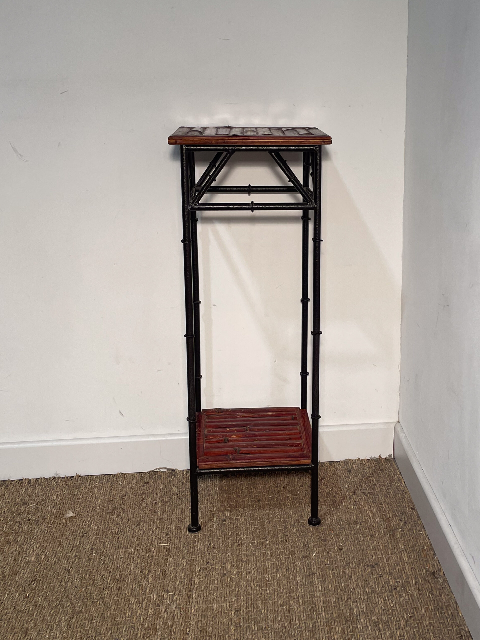 Petit meuble carré / meuble à plante – Image 2