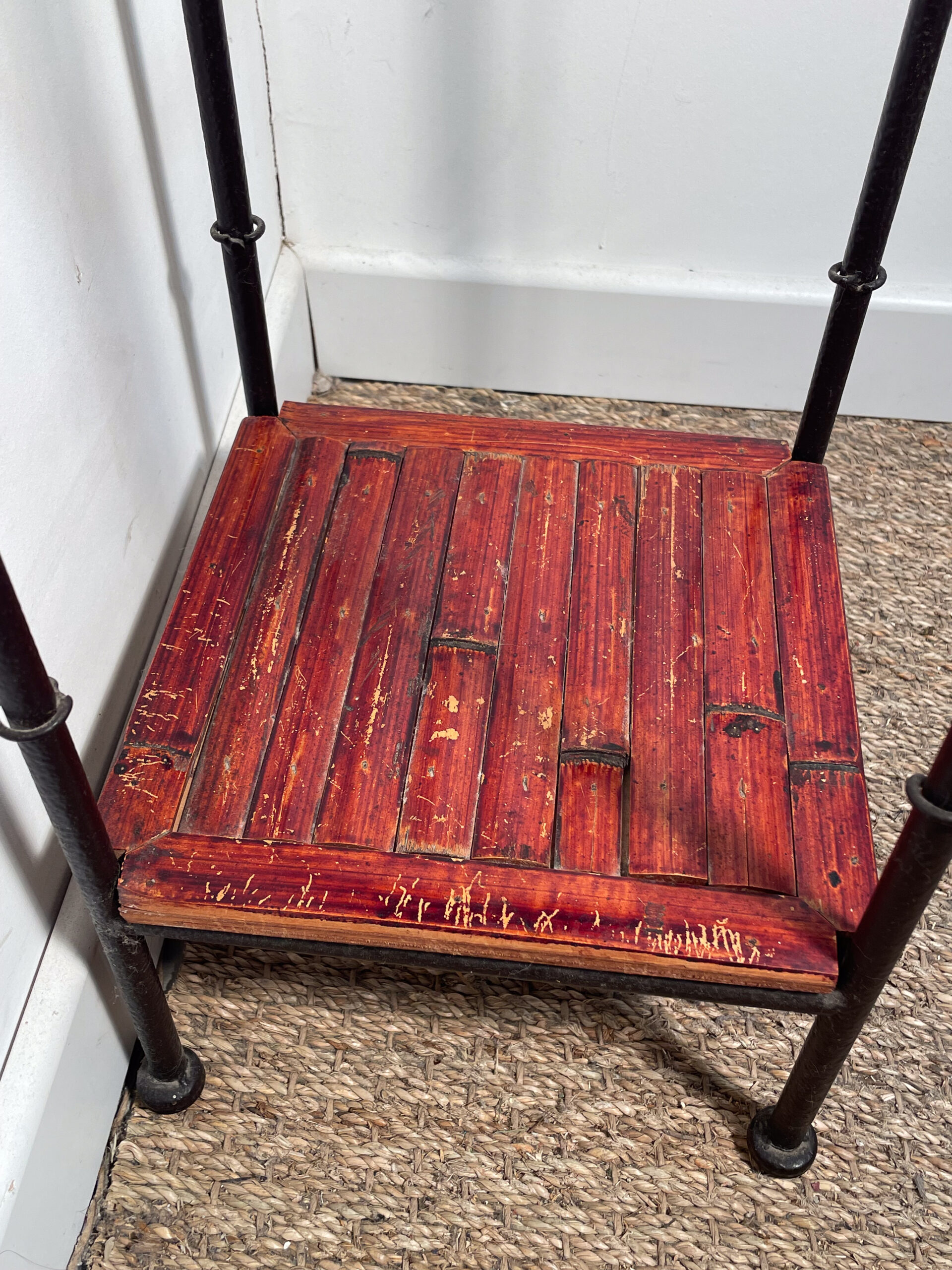 Petit meuble carré / meuble à plante – Image 3