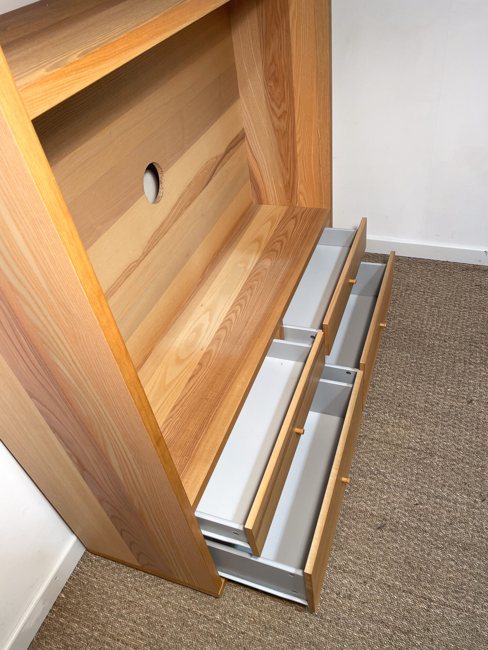 Meuble TV haut en bois – Image 4